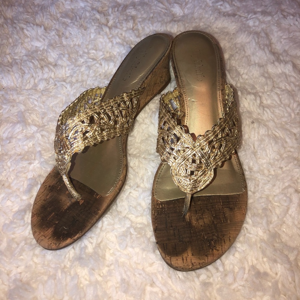 Kelly&Katie Wedge Sandals Gold Lace Strap Size 8.5